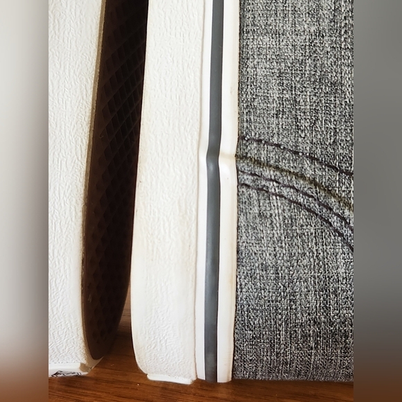 Vans Women's Shoes Size 7 Nearly New Condition - Picture 4 of 7